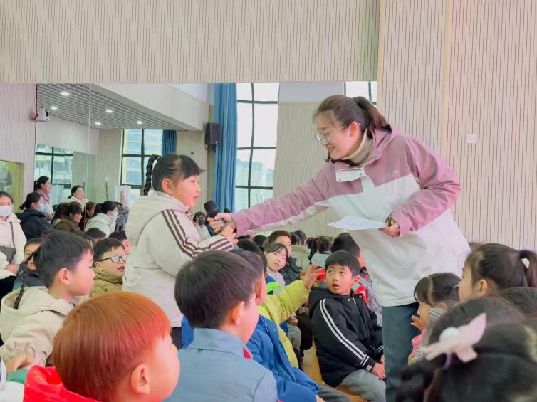 3月5日，滁州市凤凰幼儿园：“好人故事”进校园 榜样力量润“童”心4.png