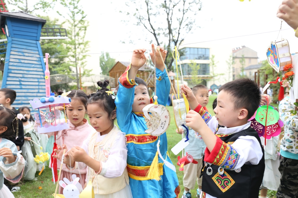 滁州一幼开展“情满中秋·乐享童年”.png