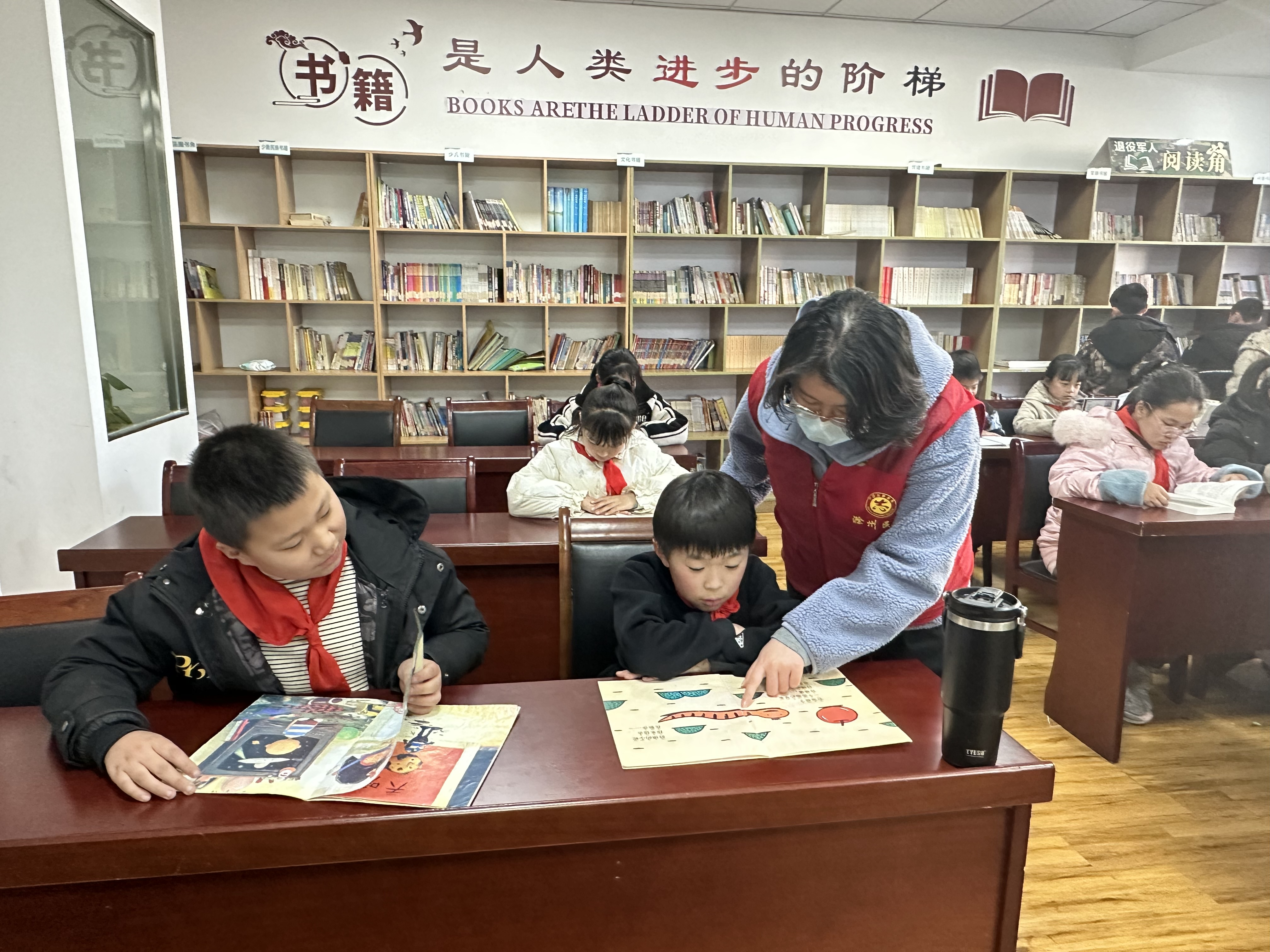 1月11日，鼓楼社区新时代文明实践站组织开展——阅读与我同行，书香伴我成长全民阅读进社区主题活动2.png