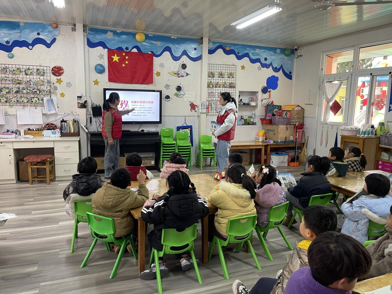 1月10日，凤凰社区新时代文明实践站开展“节约粮食，践行光盘，从我做起”——反对浪费，崇尚节约主题宣传志愿服务活动2.png